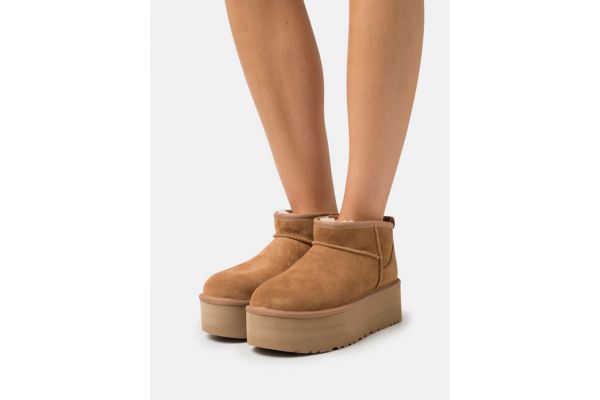 Γυναικεία Classic Ultra Mini Platform Μποτάκια Ταμπά UGG 1135092-CHE